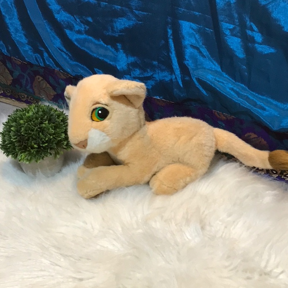 Vintage Disney firmly stuffed Lion King Nala 10 inch